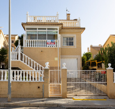 Villa in Alicante - view 1