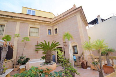 Villa in Guardamar del Segura - view 1