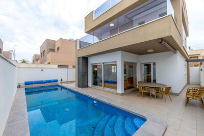 Villa in Torre de la Horadada - view 1