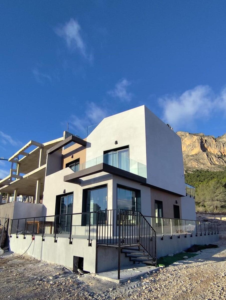 Villa in Polop de Marina - view 1