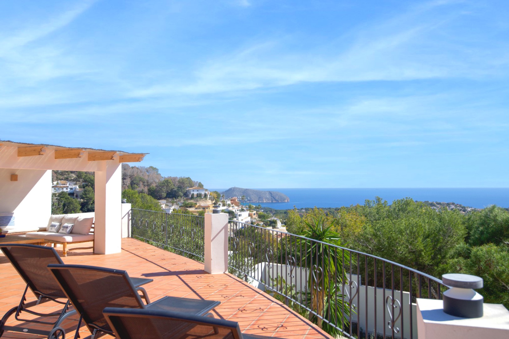 Villa in Benissanet - view 1