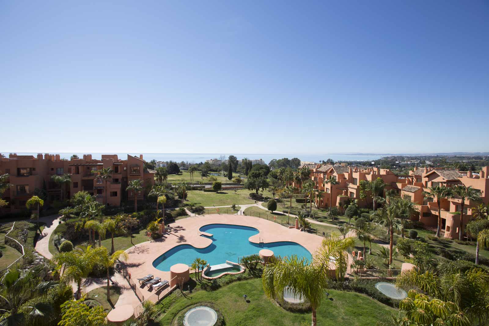 Apartment in Estepona - view 1