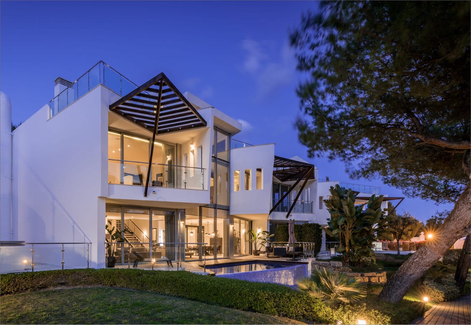 House in Marbella Del Este - view 1
