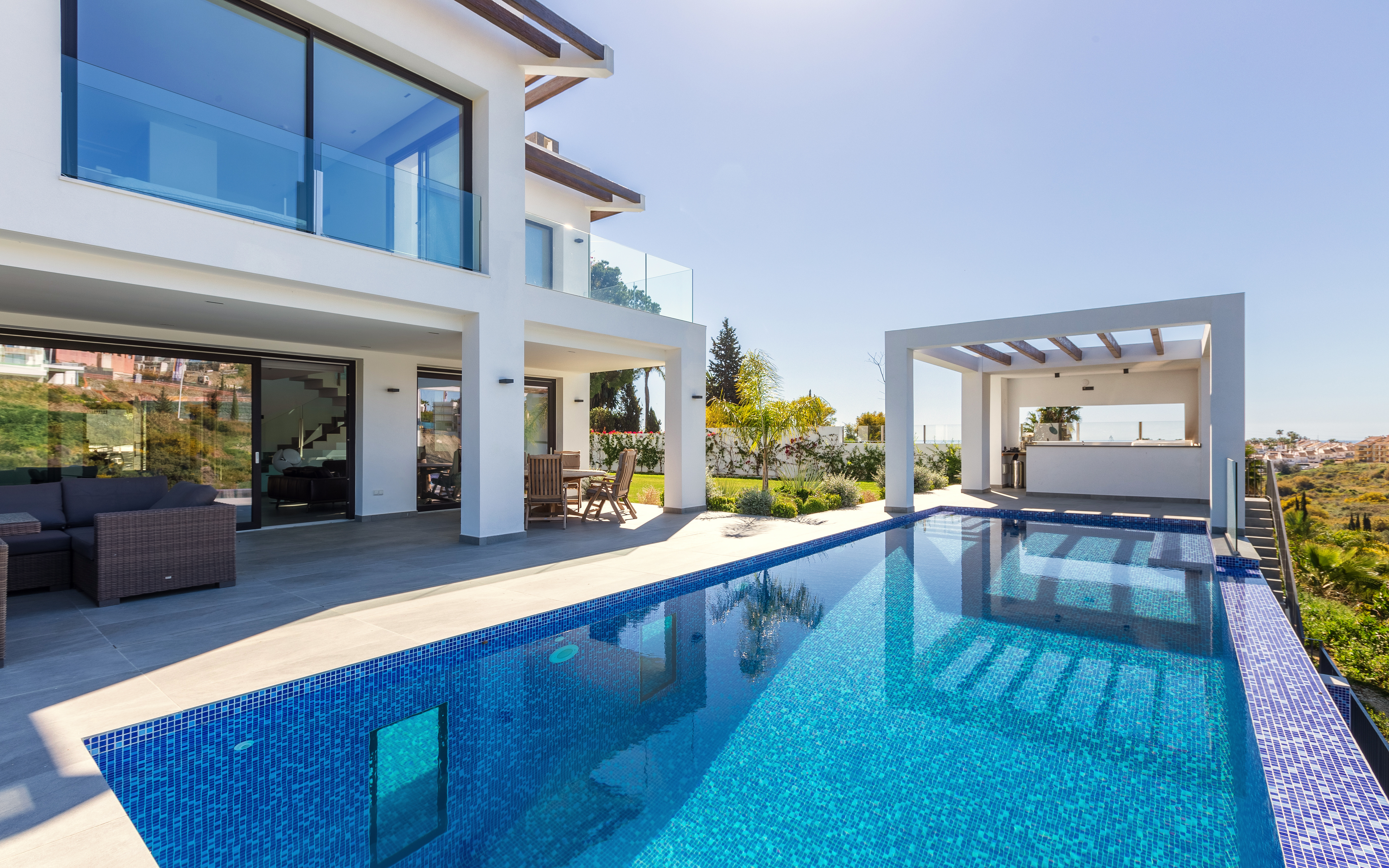 House in Estepona - view 1