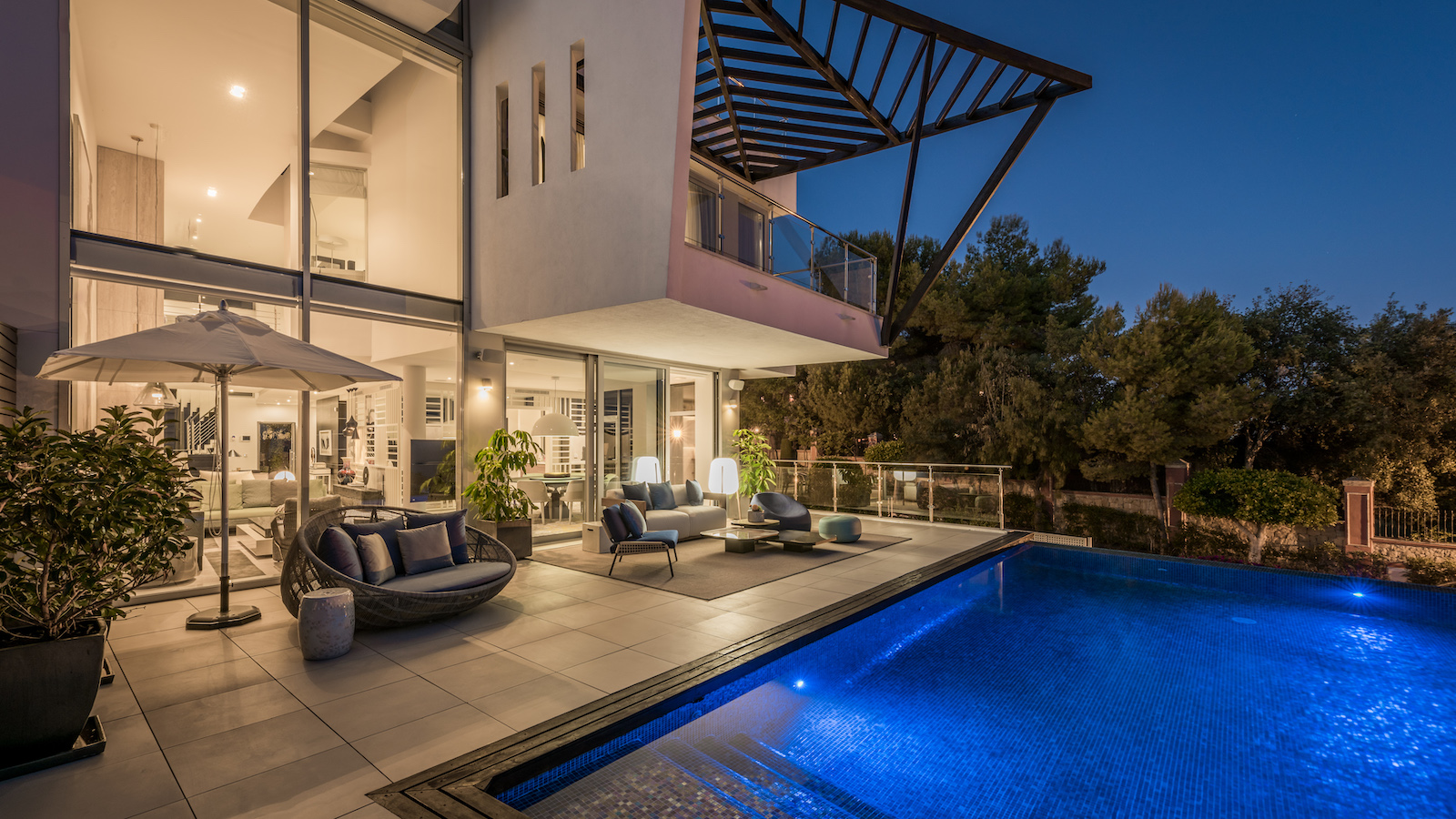 House in Marbella Del Este - view 1