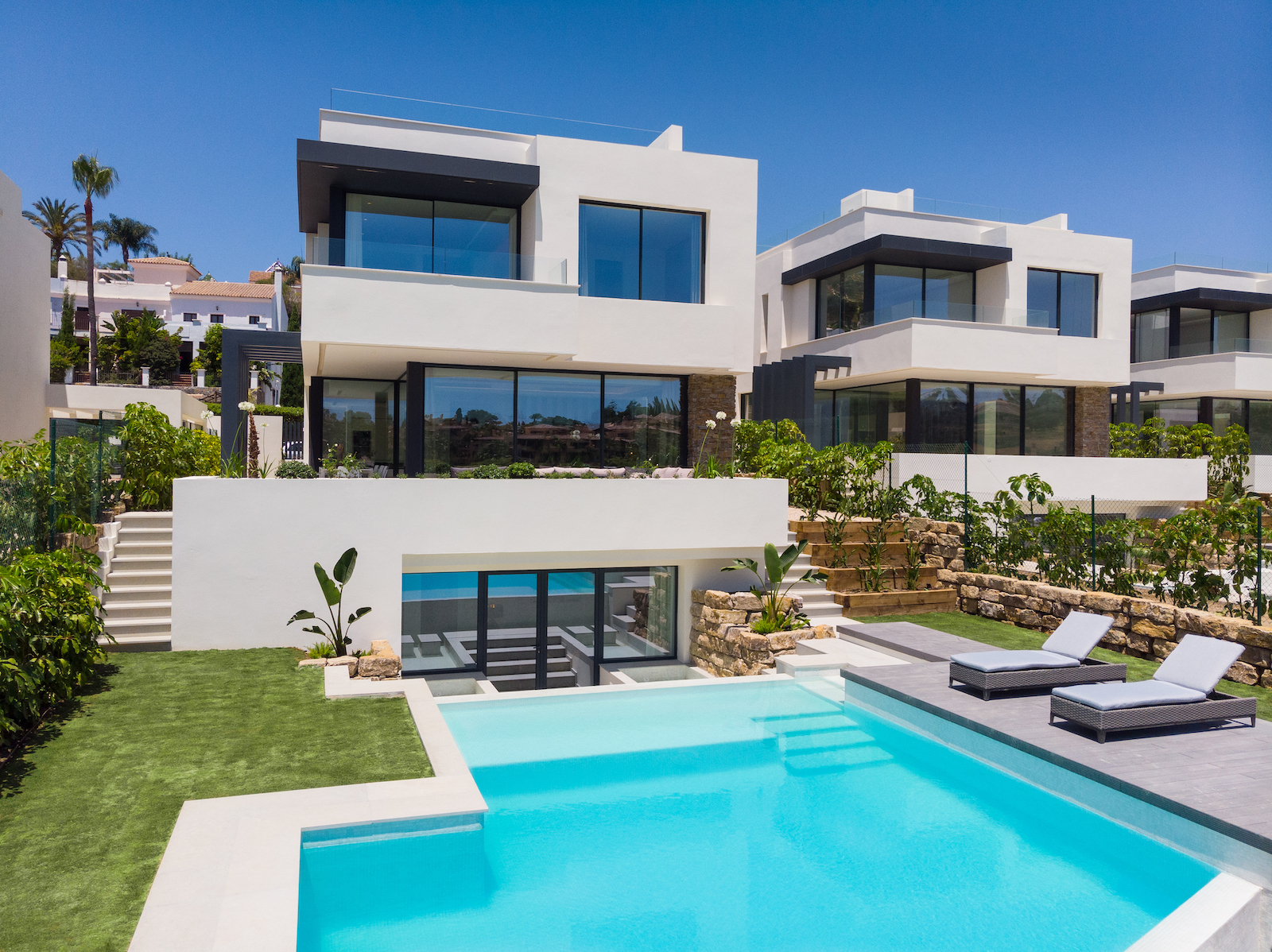 House in Estepona - view 1