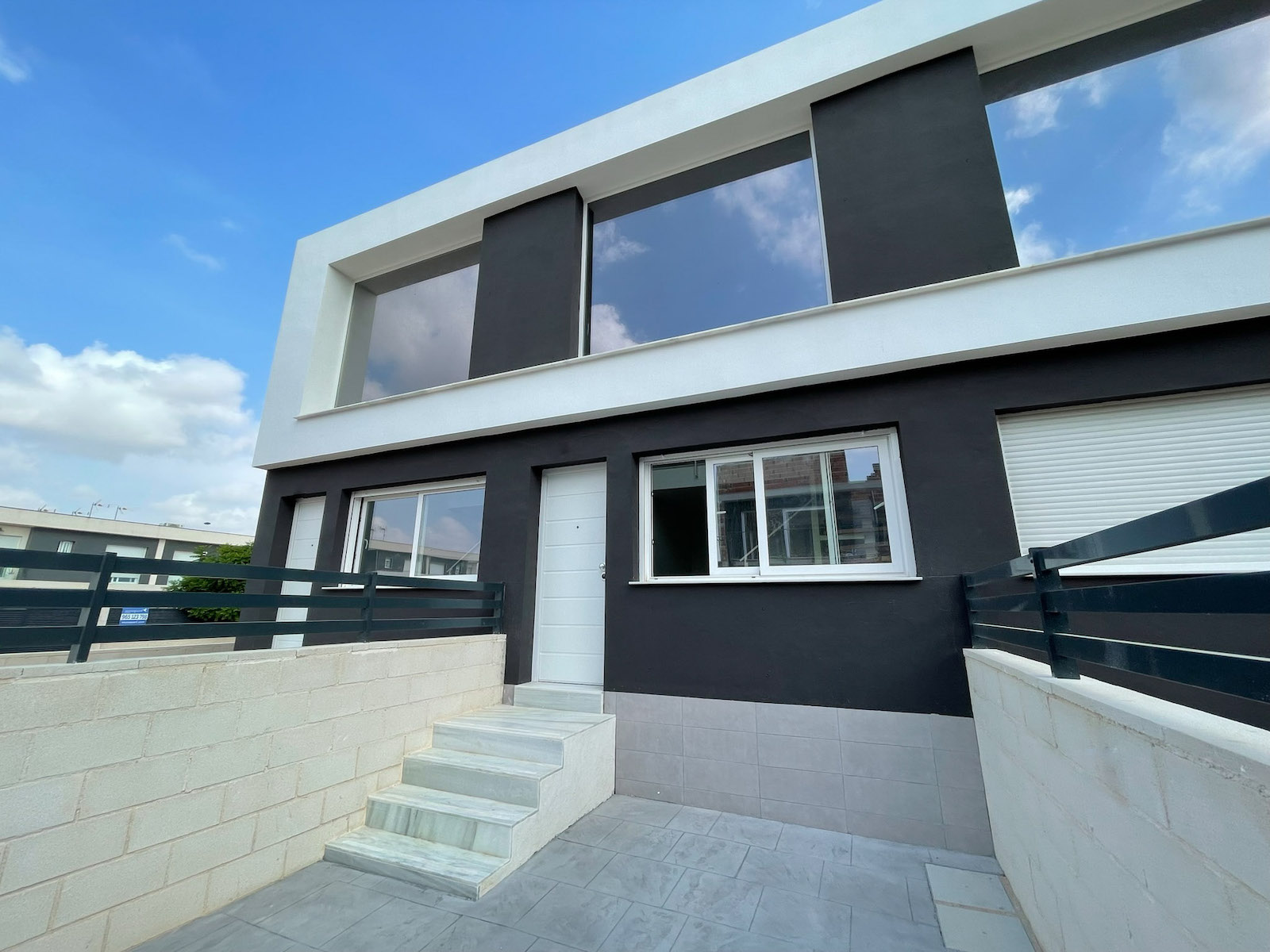 House in Alicante - view 1
