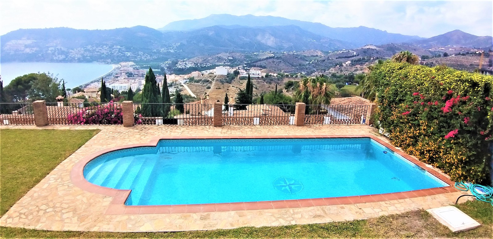 House in La Herradura - view 1