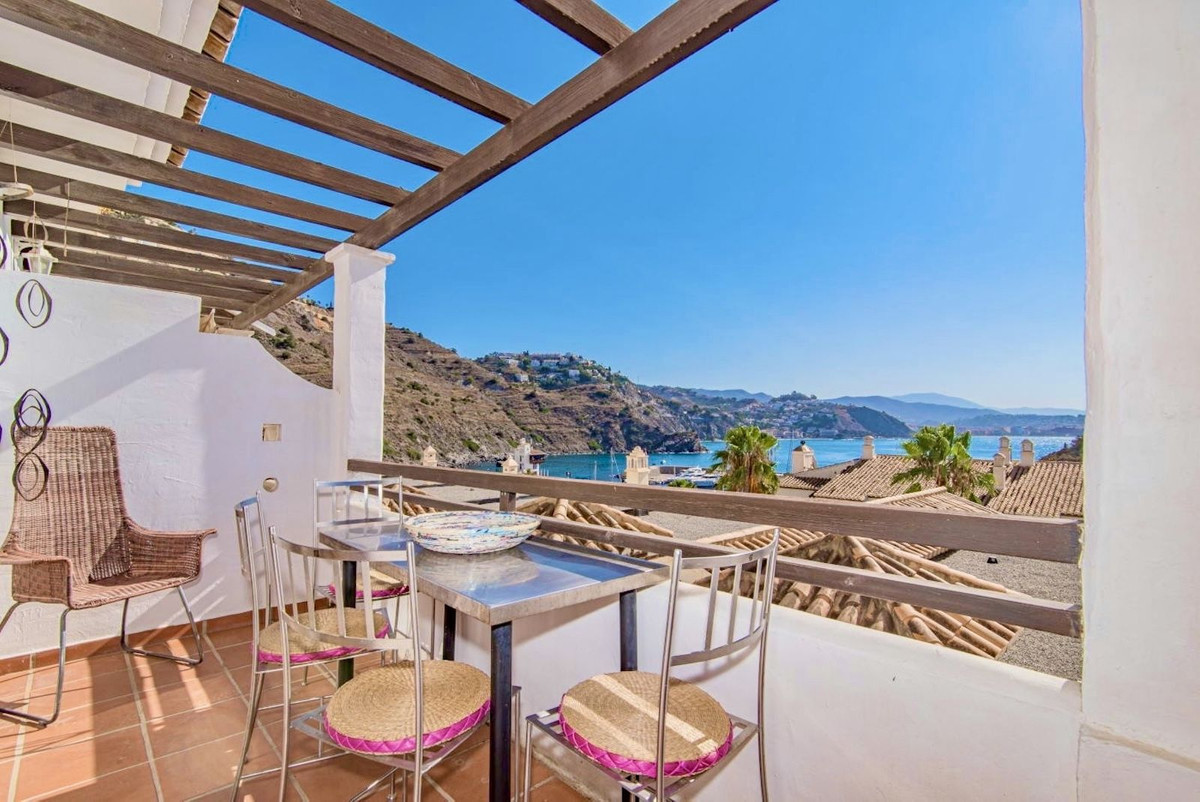 House in Granada - view 1