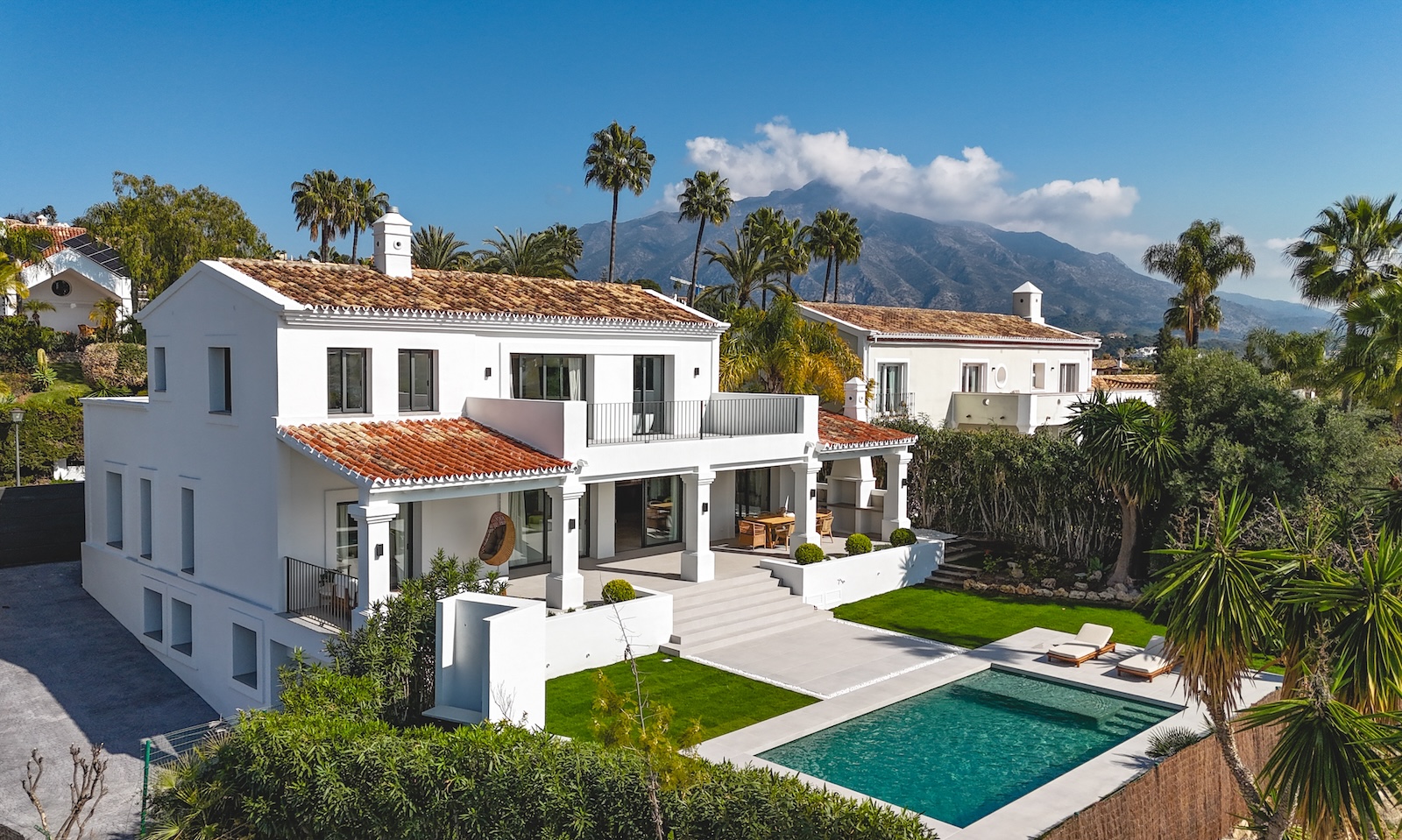 House in Marbella Del Este - view 1
