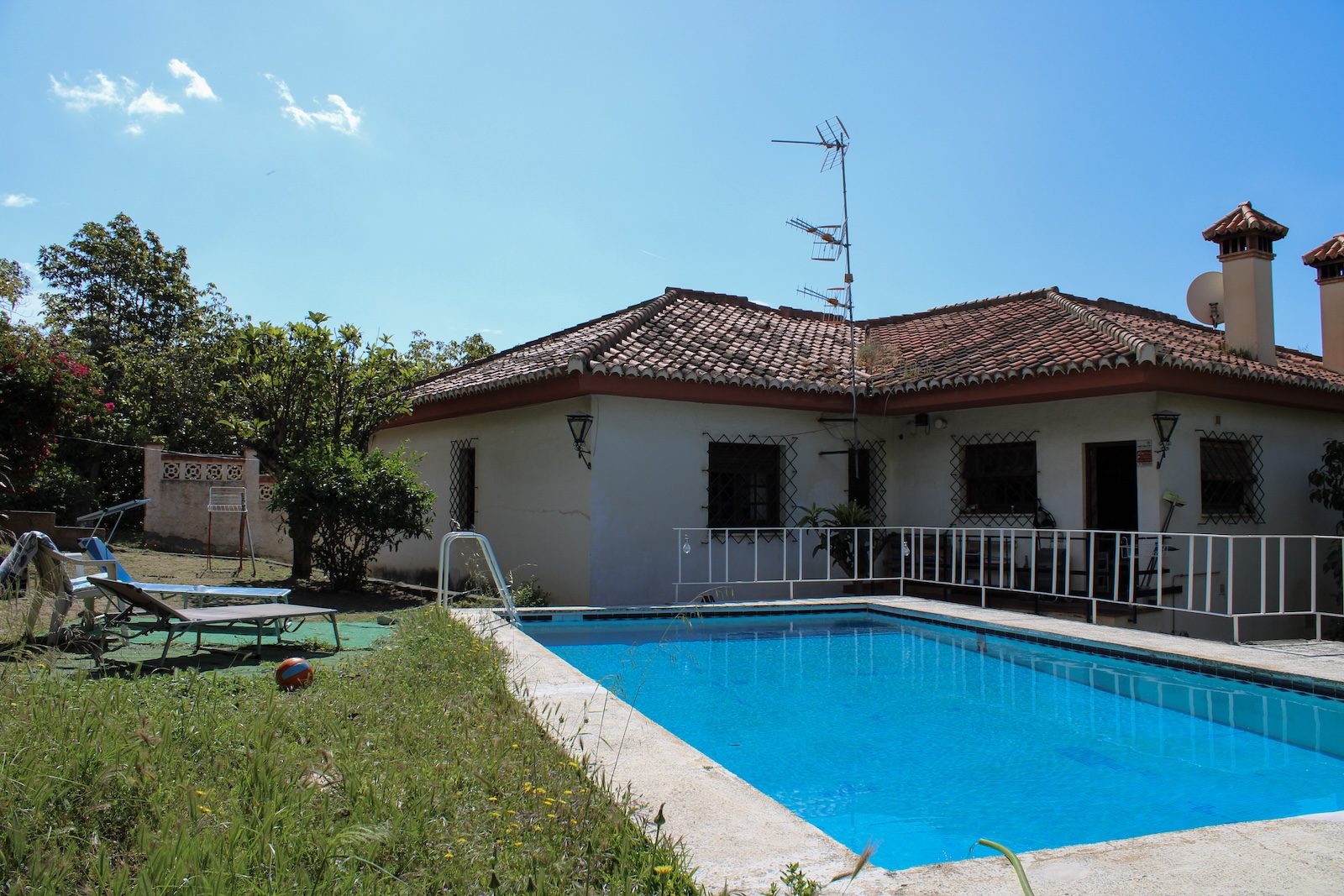 House in Granada - view 1