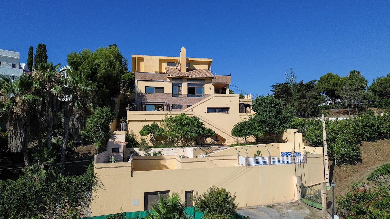 House in Granada - view 1