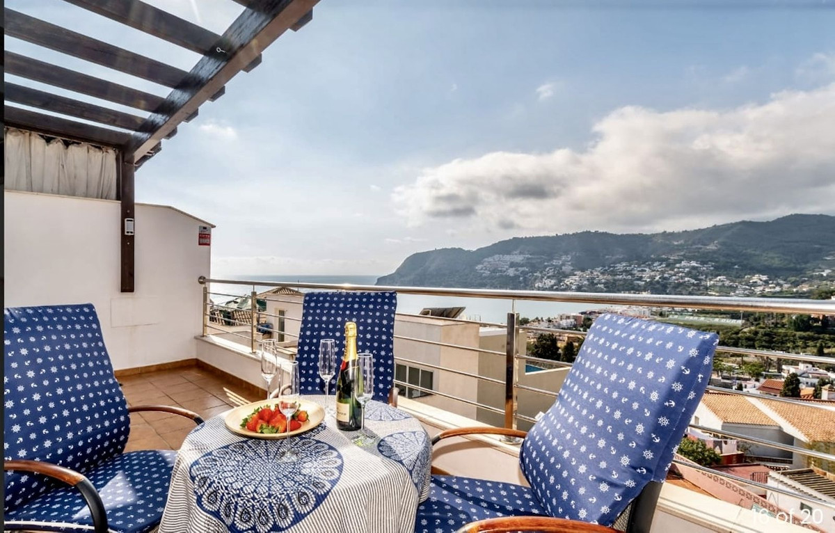 Apartment in La Herradura - view 1