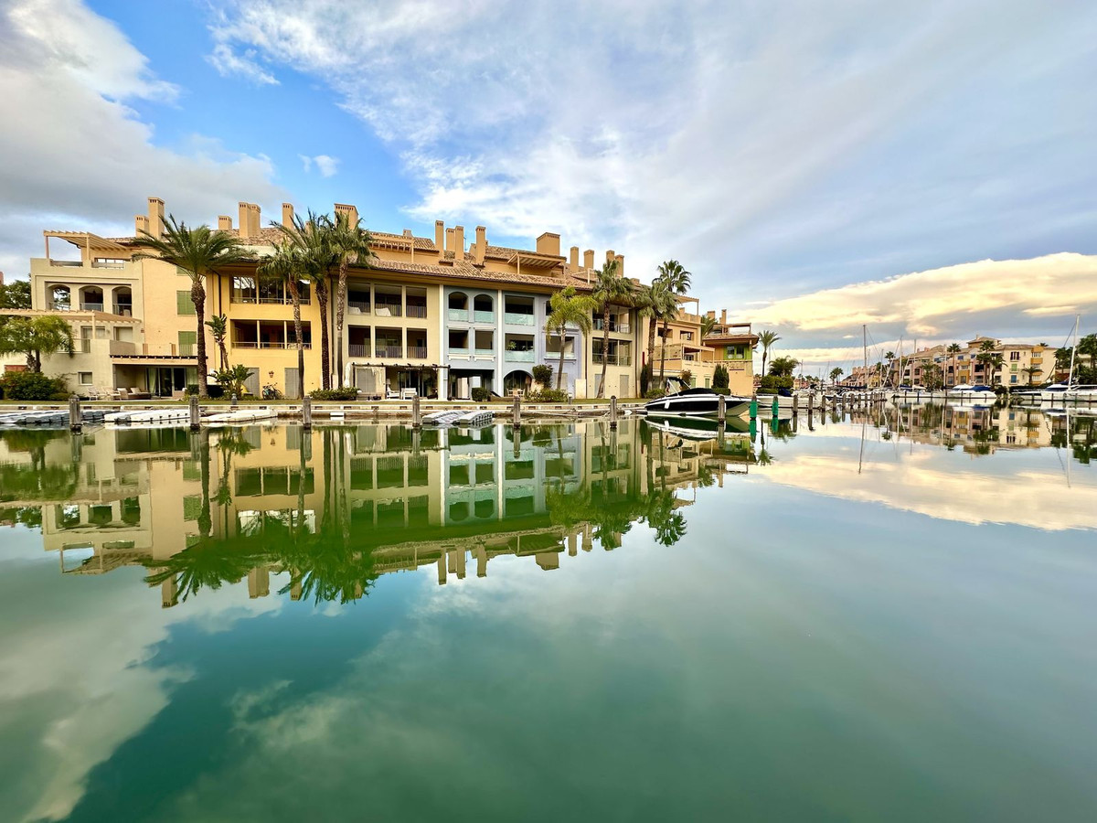 Apartment in Sotogrande - view 1