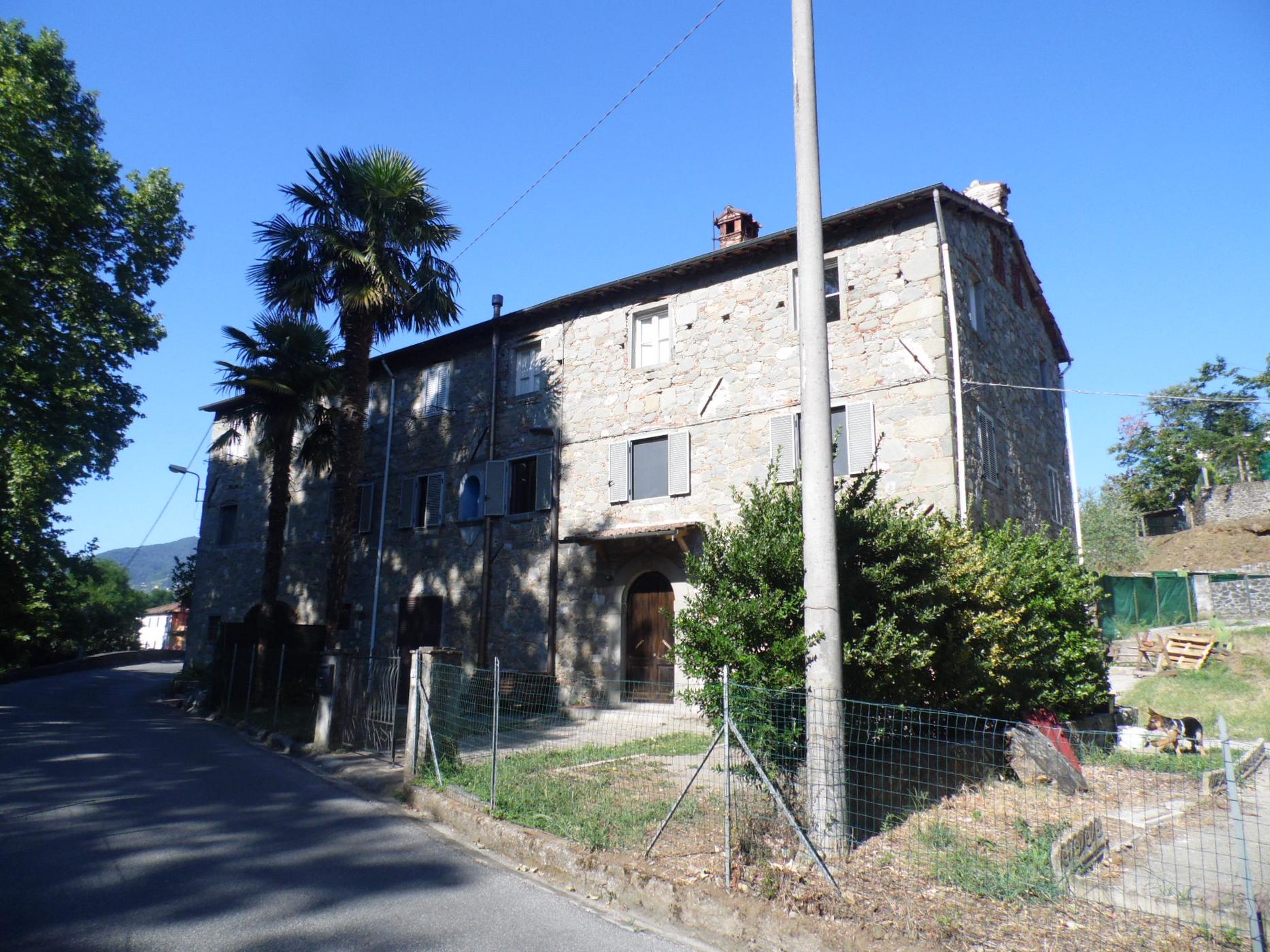 House in Barga - view 1
