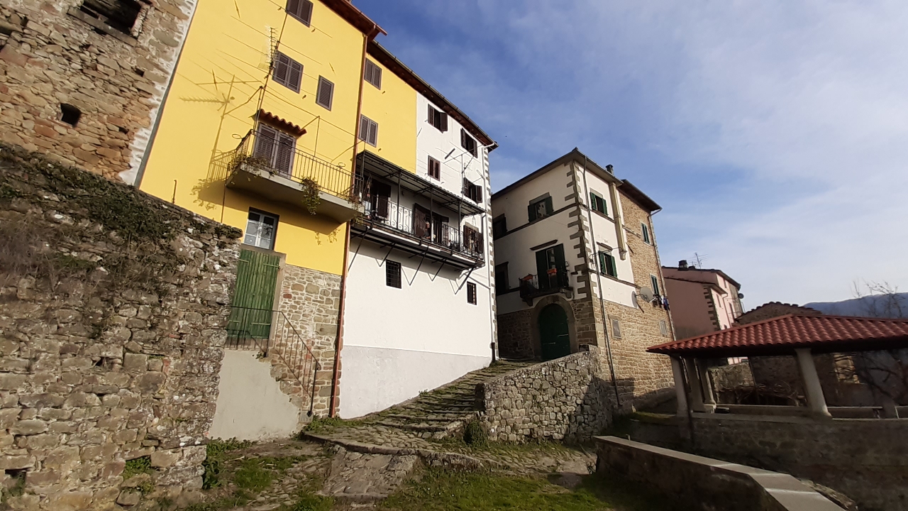 House in Bagni di Lucca - view 1