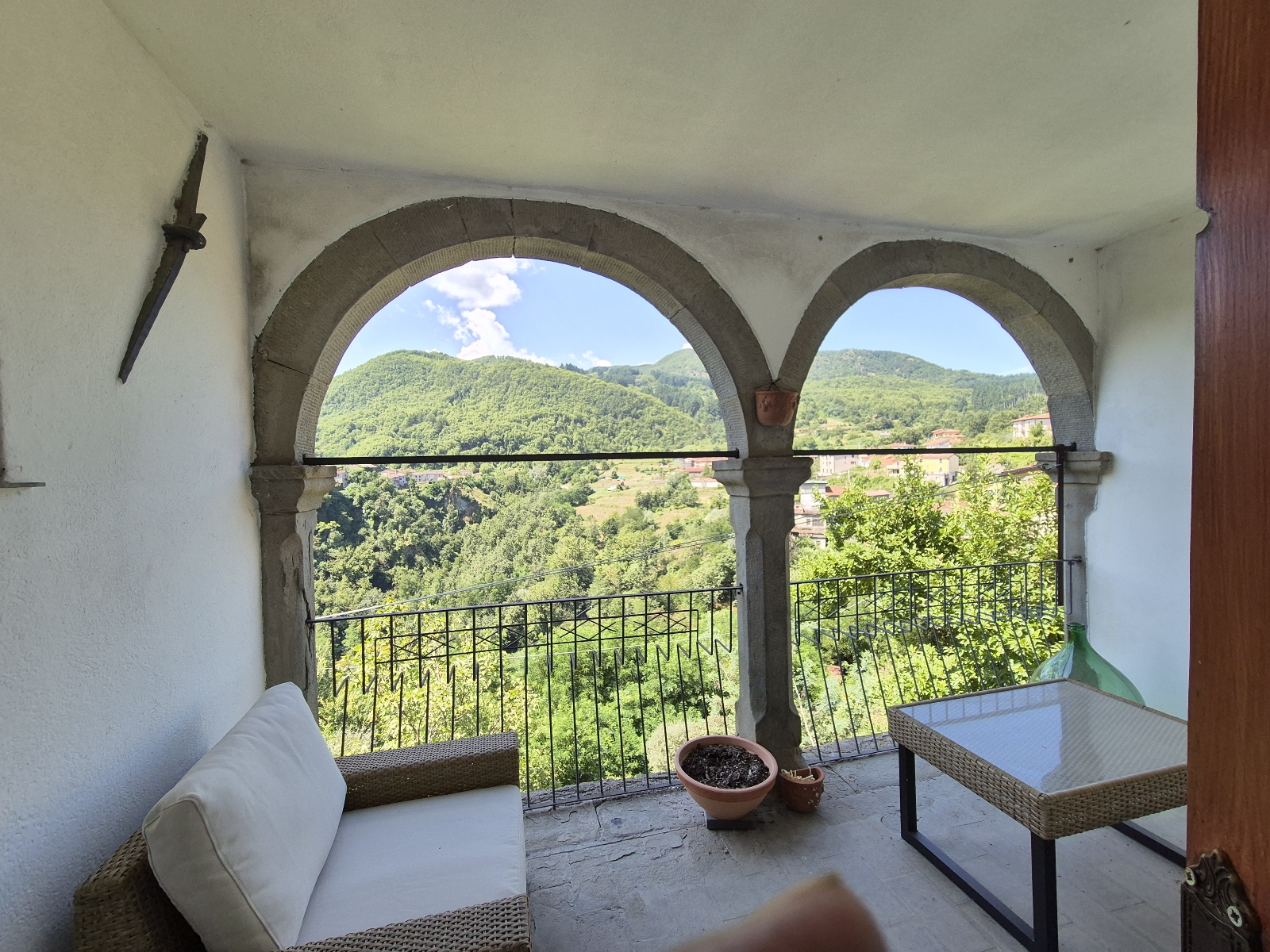 House in Camporgiano - view 1
