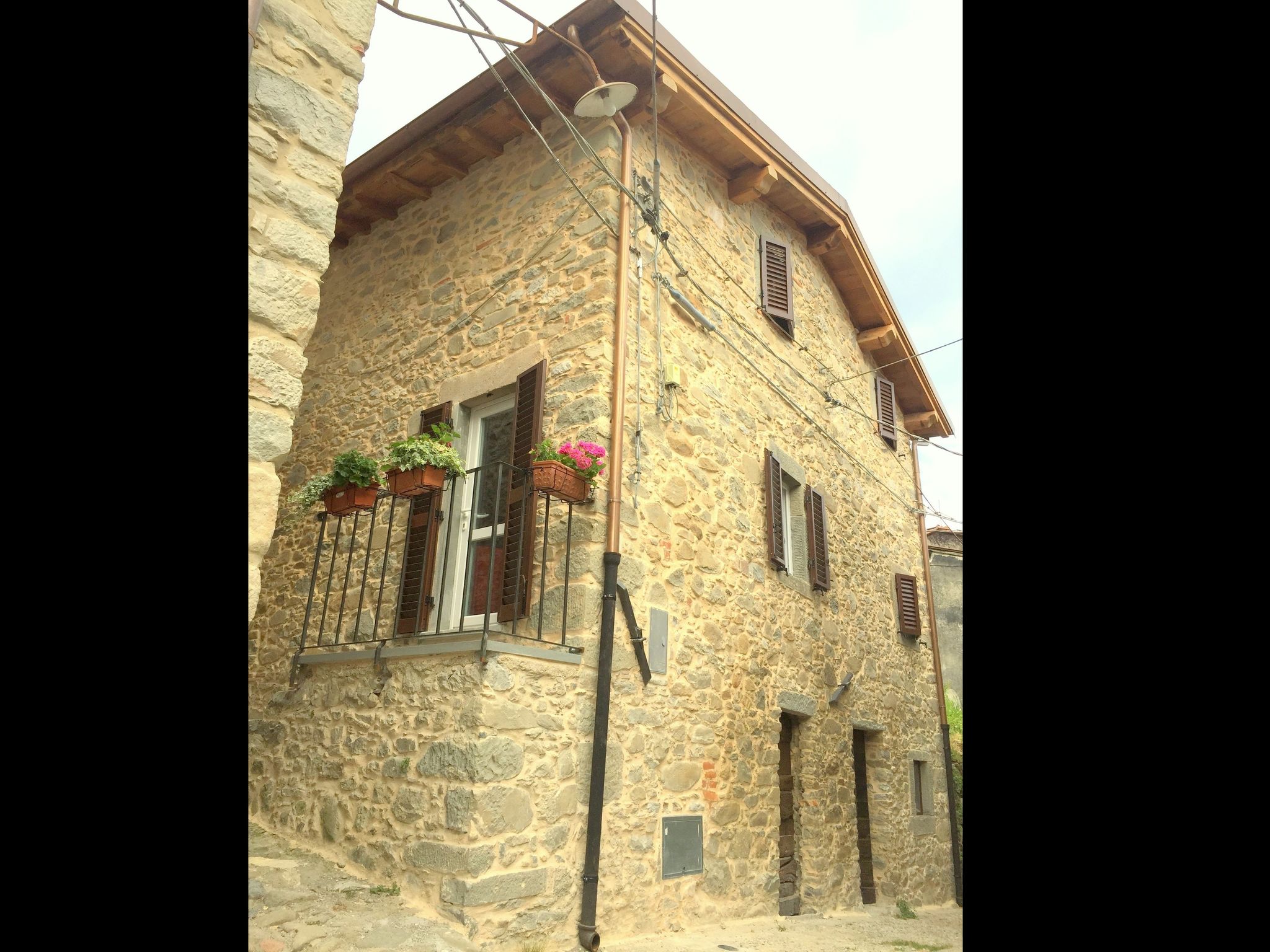 House in Pescaglia - view 1