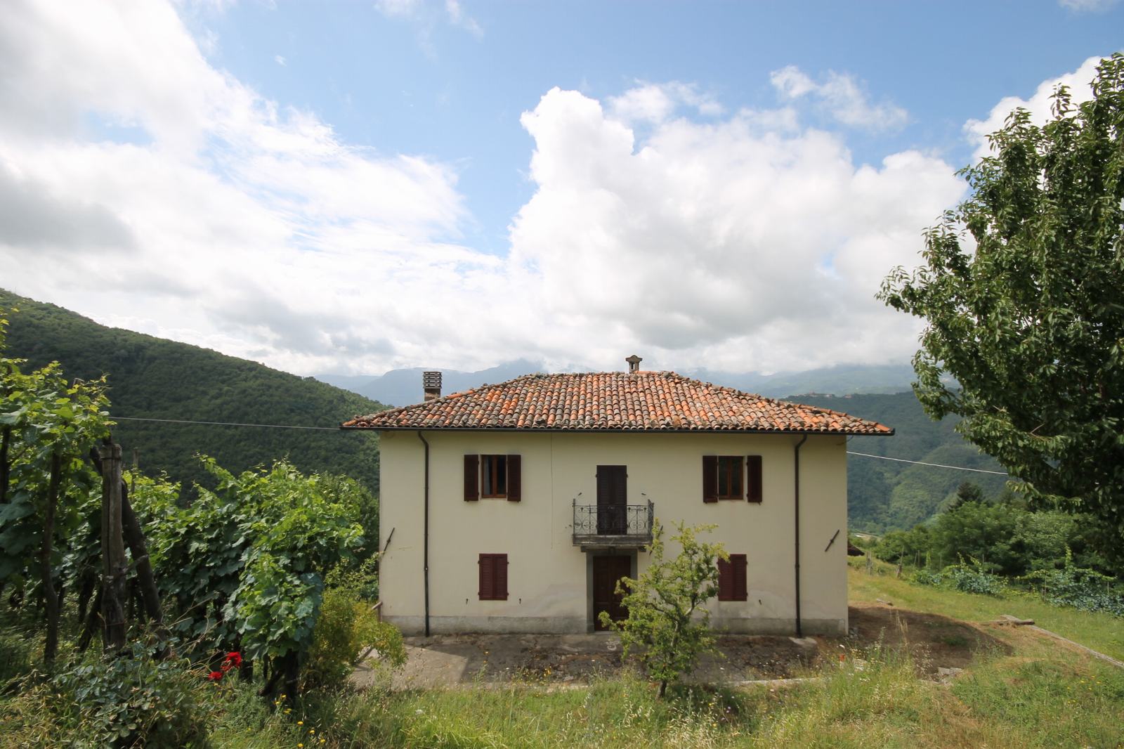 House in Fosciandora - view 1