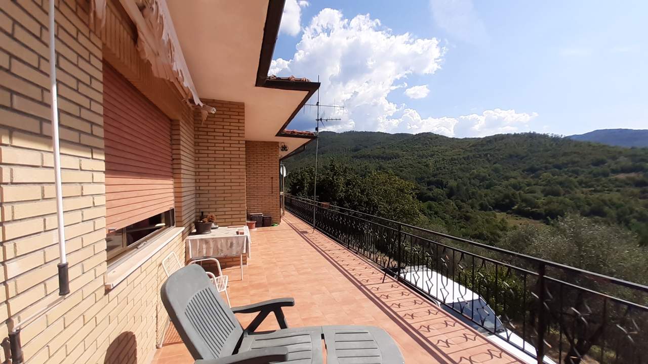 House in Villafranca - view 1