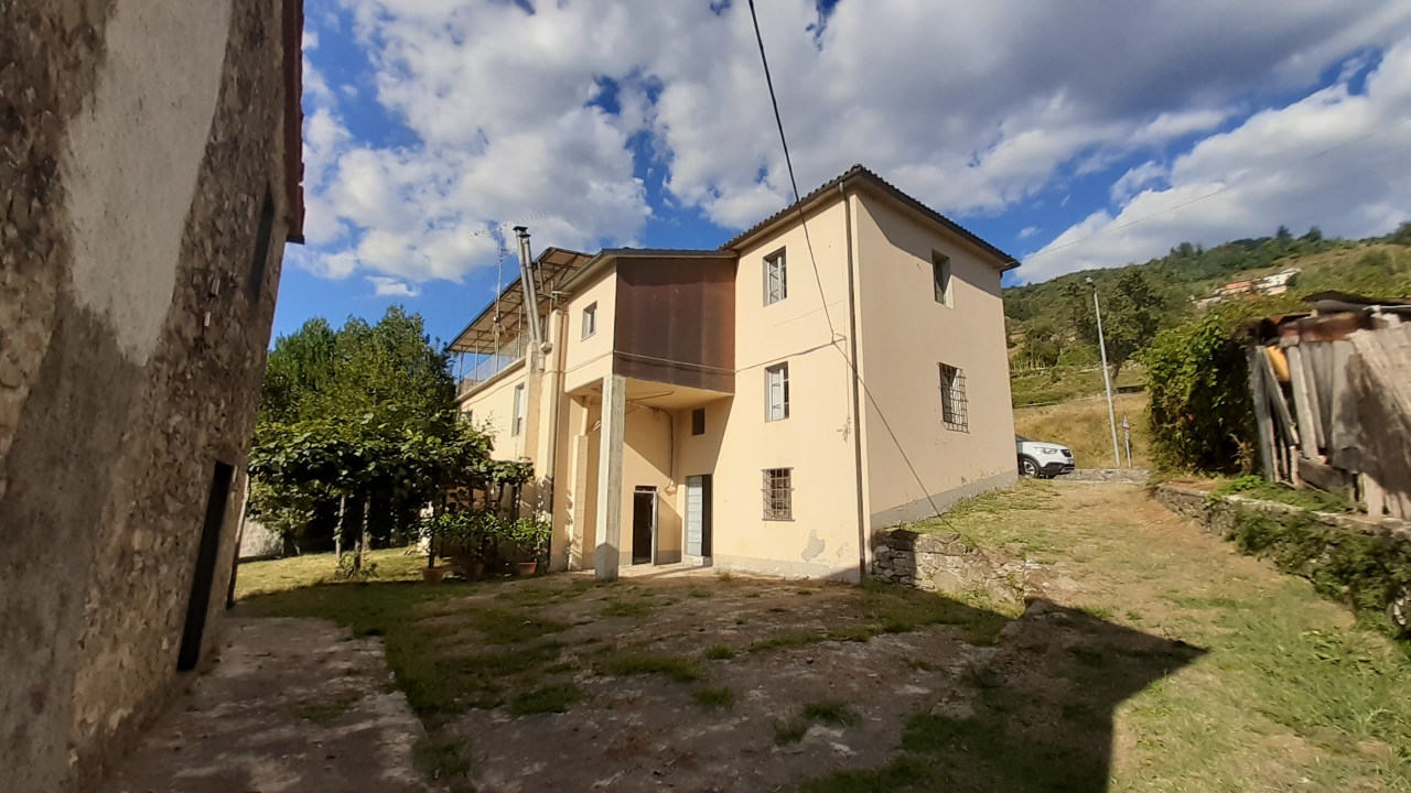 House in Fosciandora - view 1
