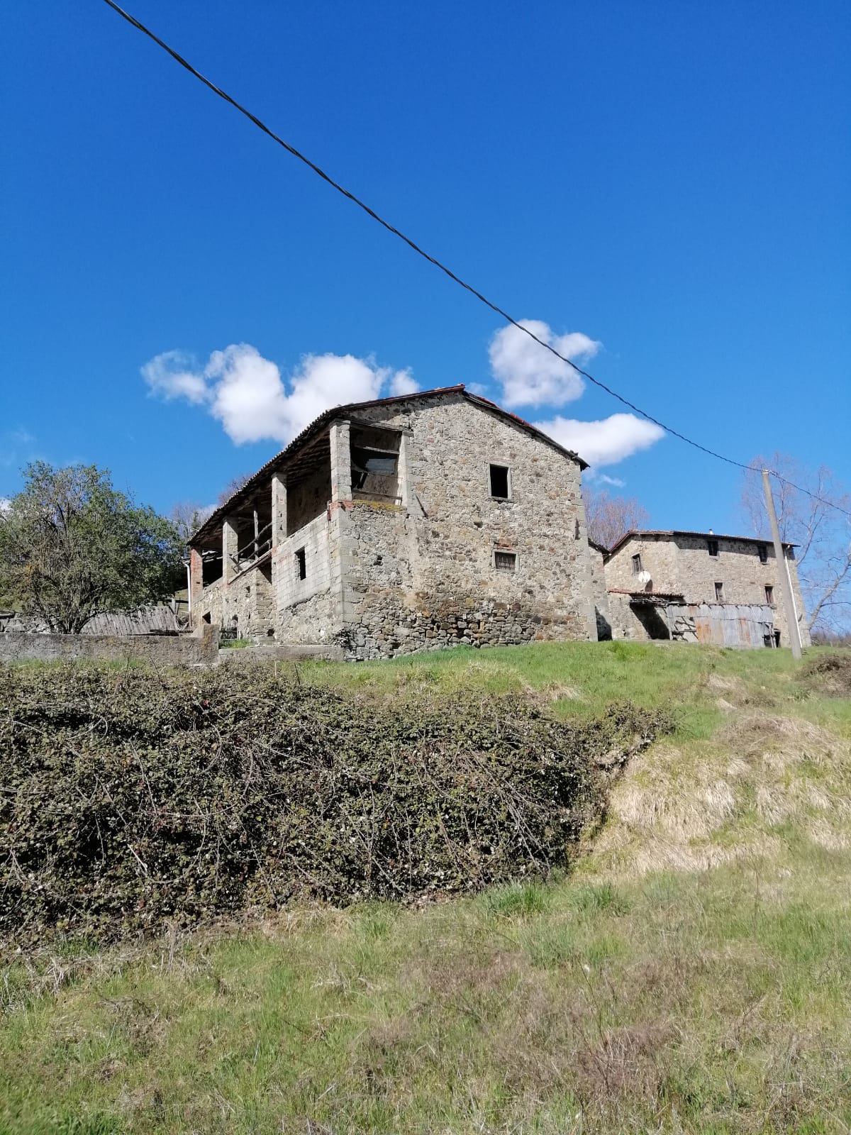 House in Molazzana - view 1