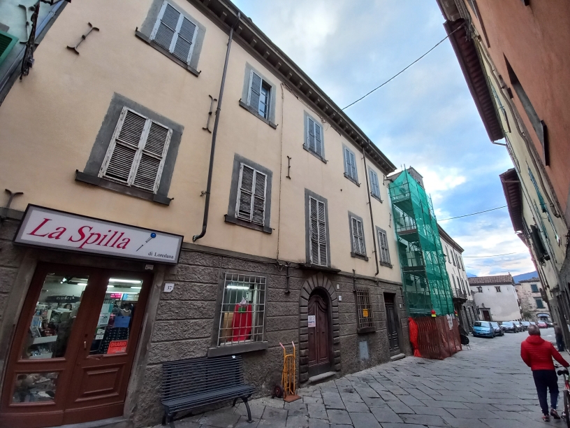 House in Pieve Fosciana - view 1