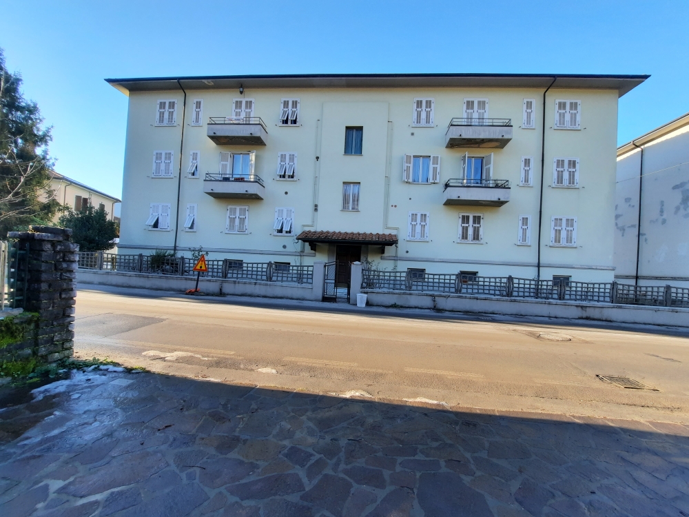 House in Castelnuovo di Garfagnana - view 1
