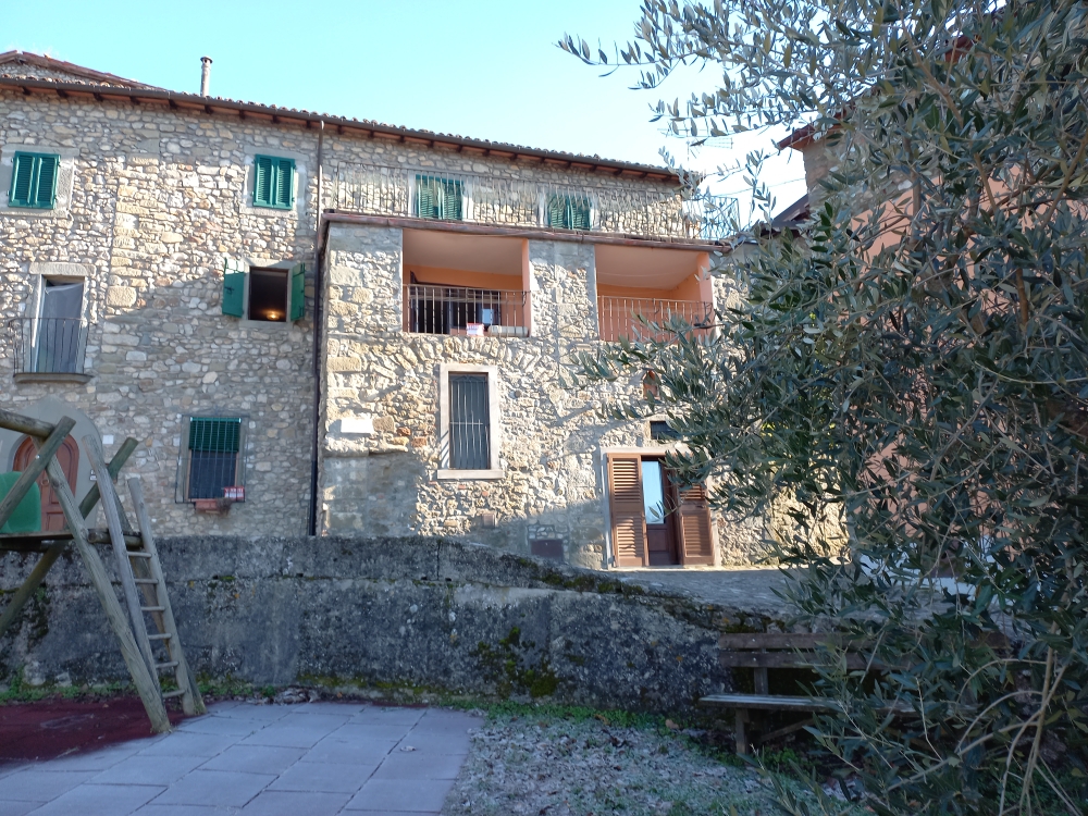 House in Fosciandora - view 1