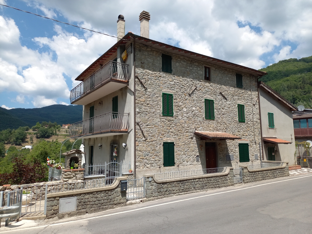 House in Cascine Sillano - view 1
