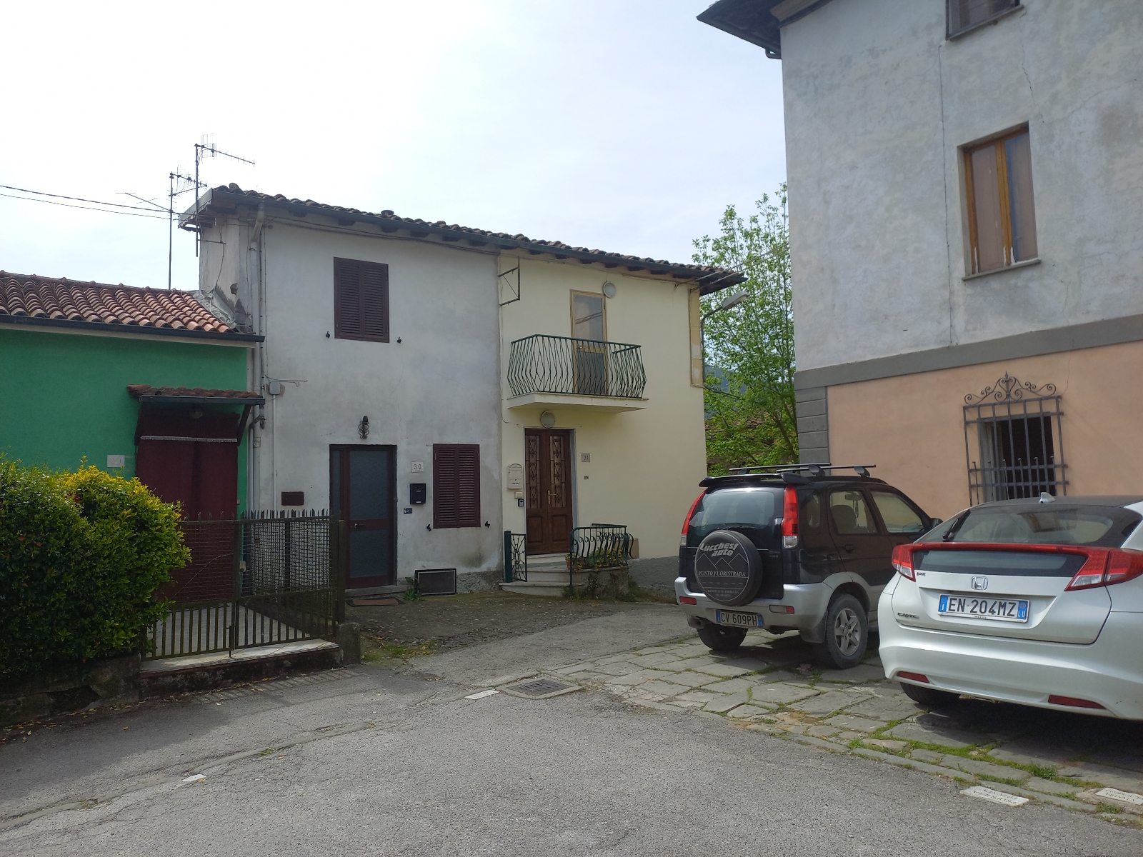 House in Barga - view 1