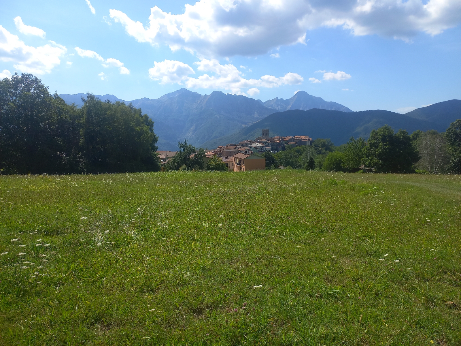 House in Careggine - view 1