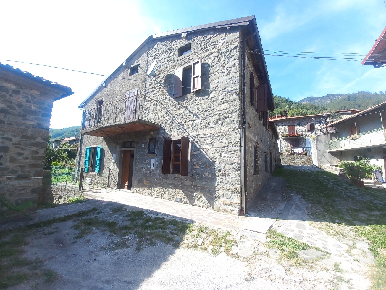 House in Cascine Sillano - view 1