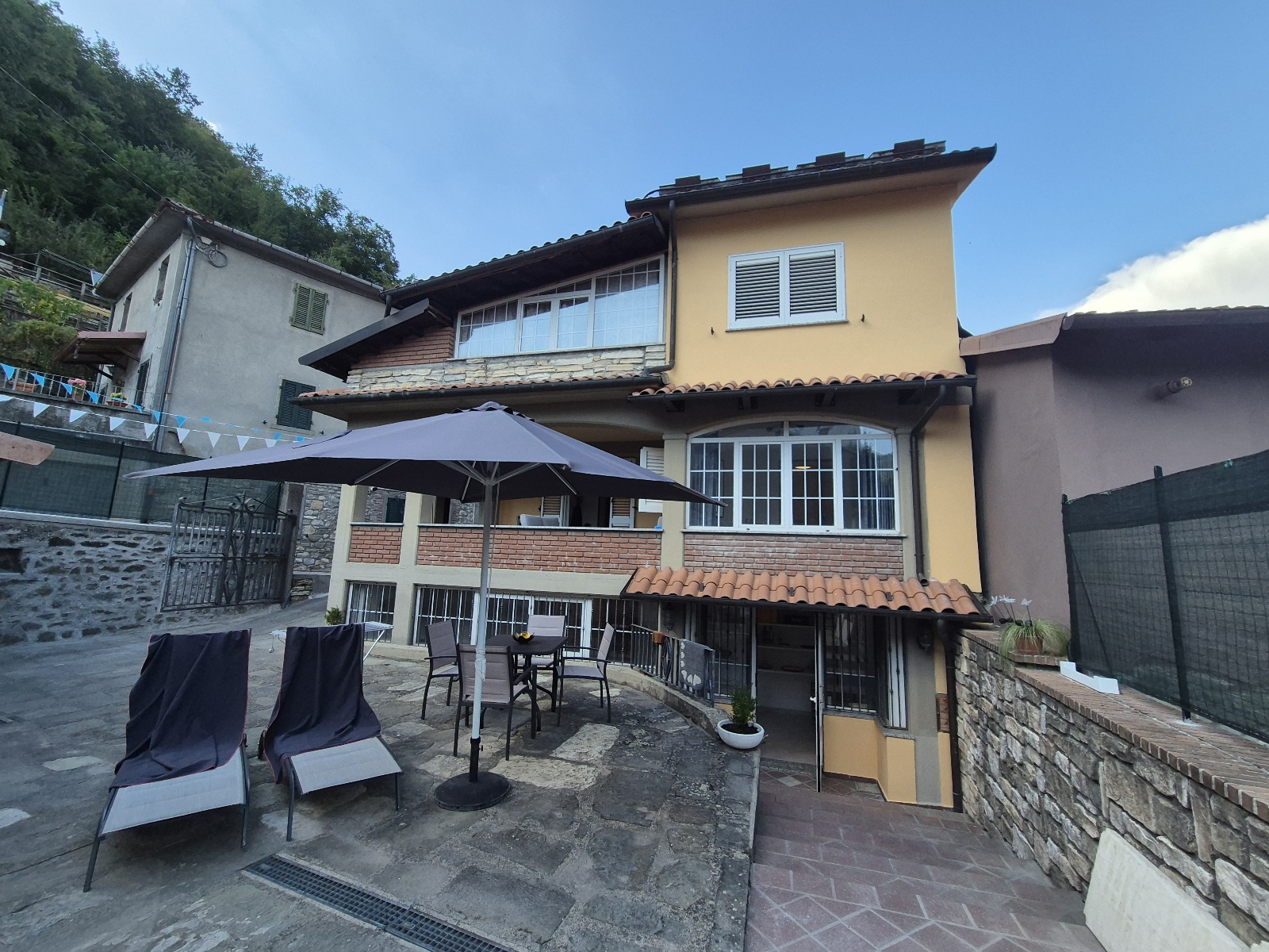 House in Tuscany - view 1