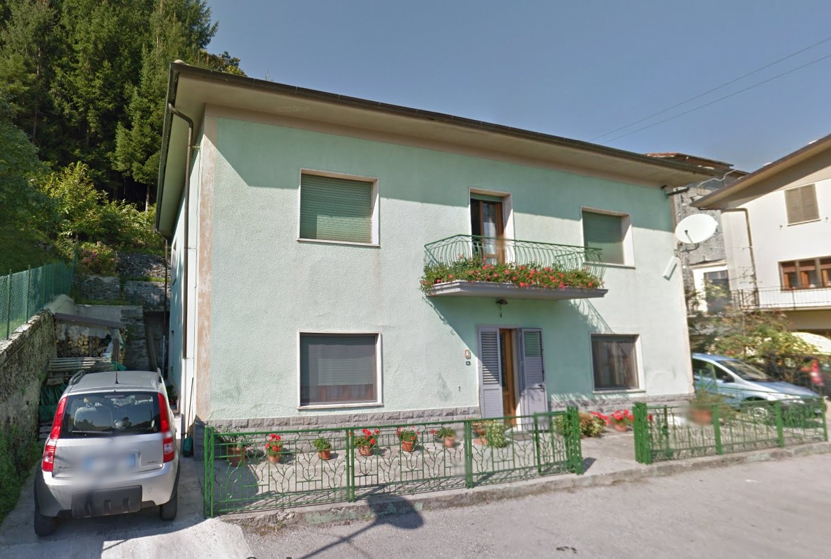 House in Vagli Sotto - view 1