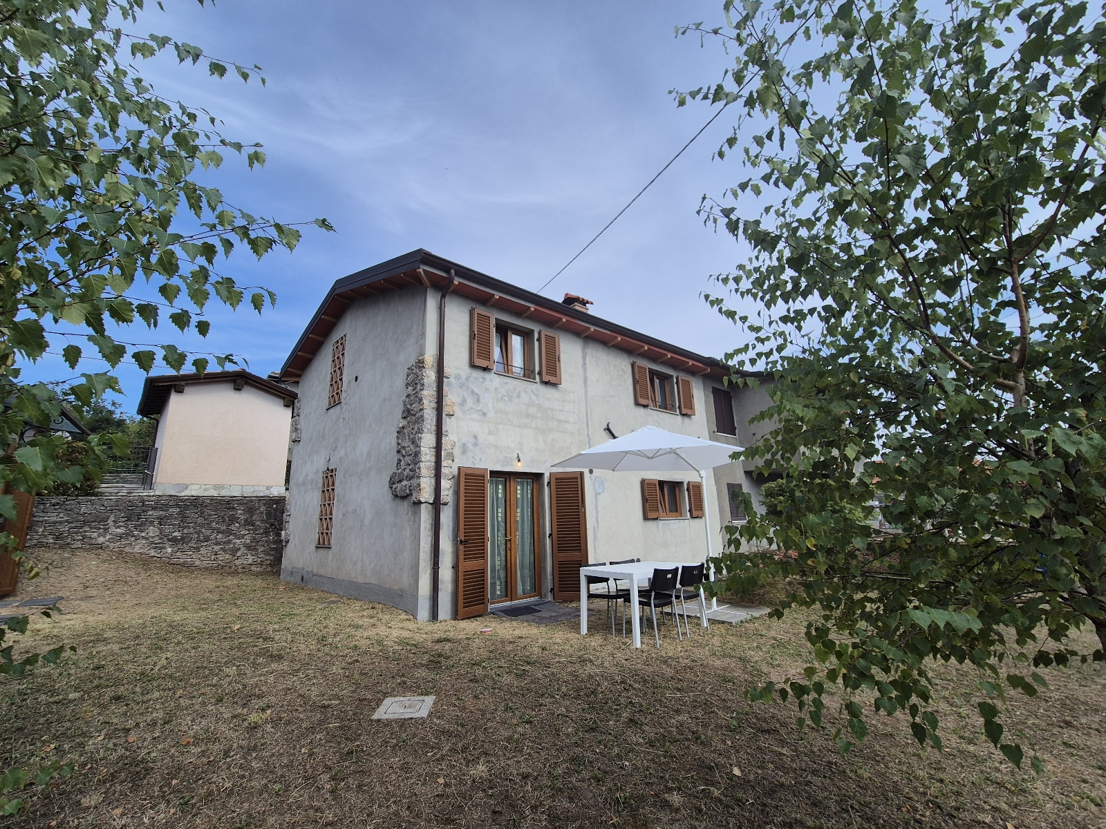 House in Castelnuovo di Garfagnana - view 1
