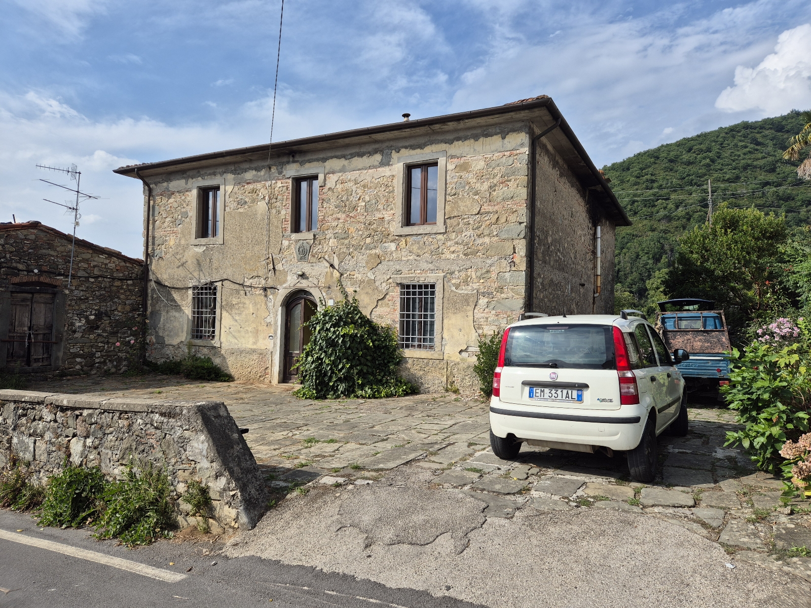 House in Fosciandora - view 1