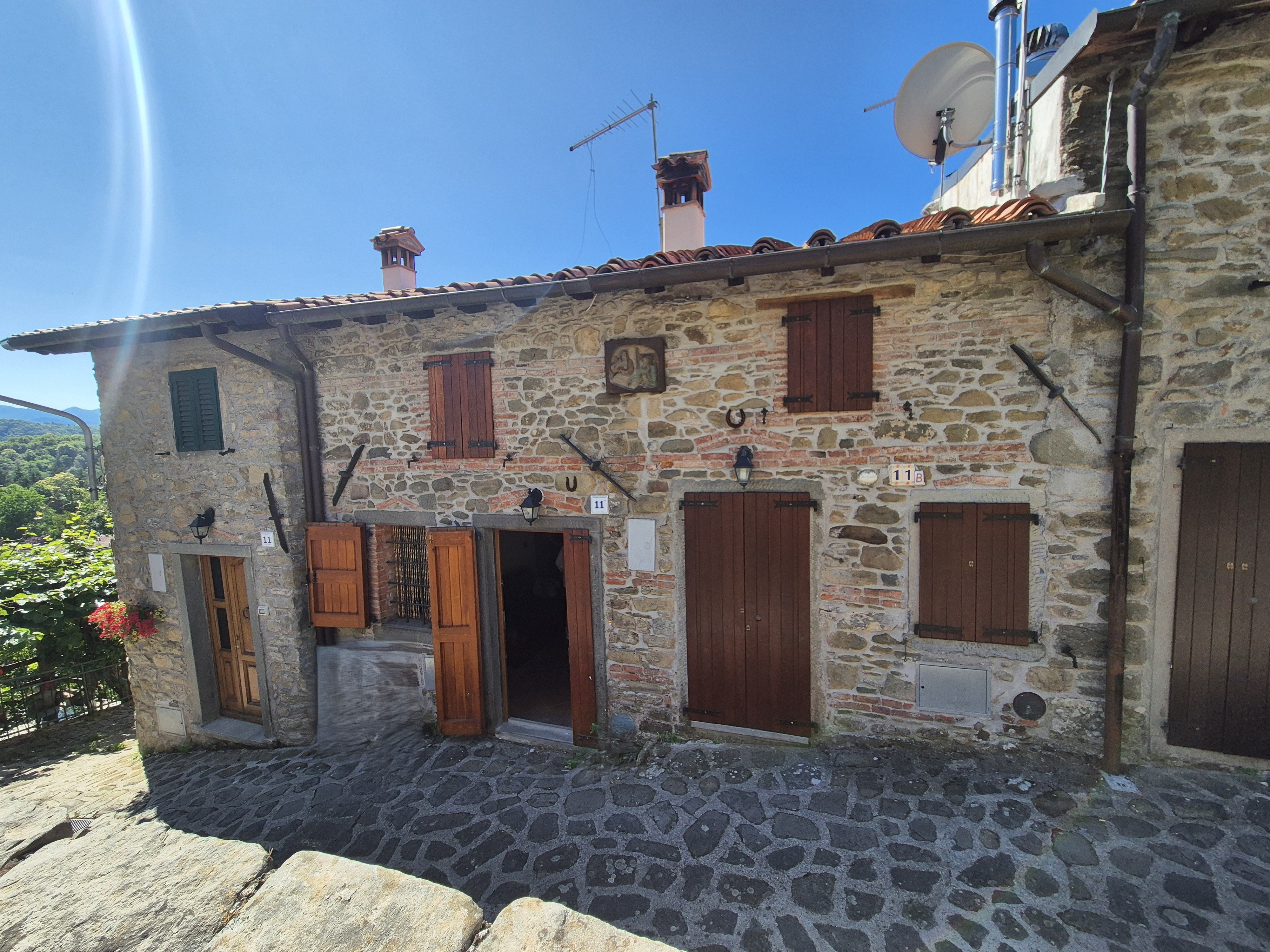 House in San Romano - view 1