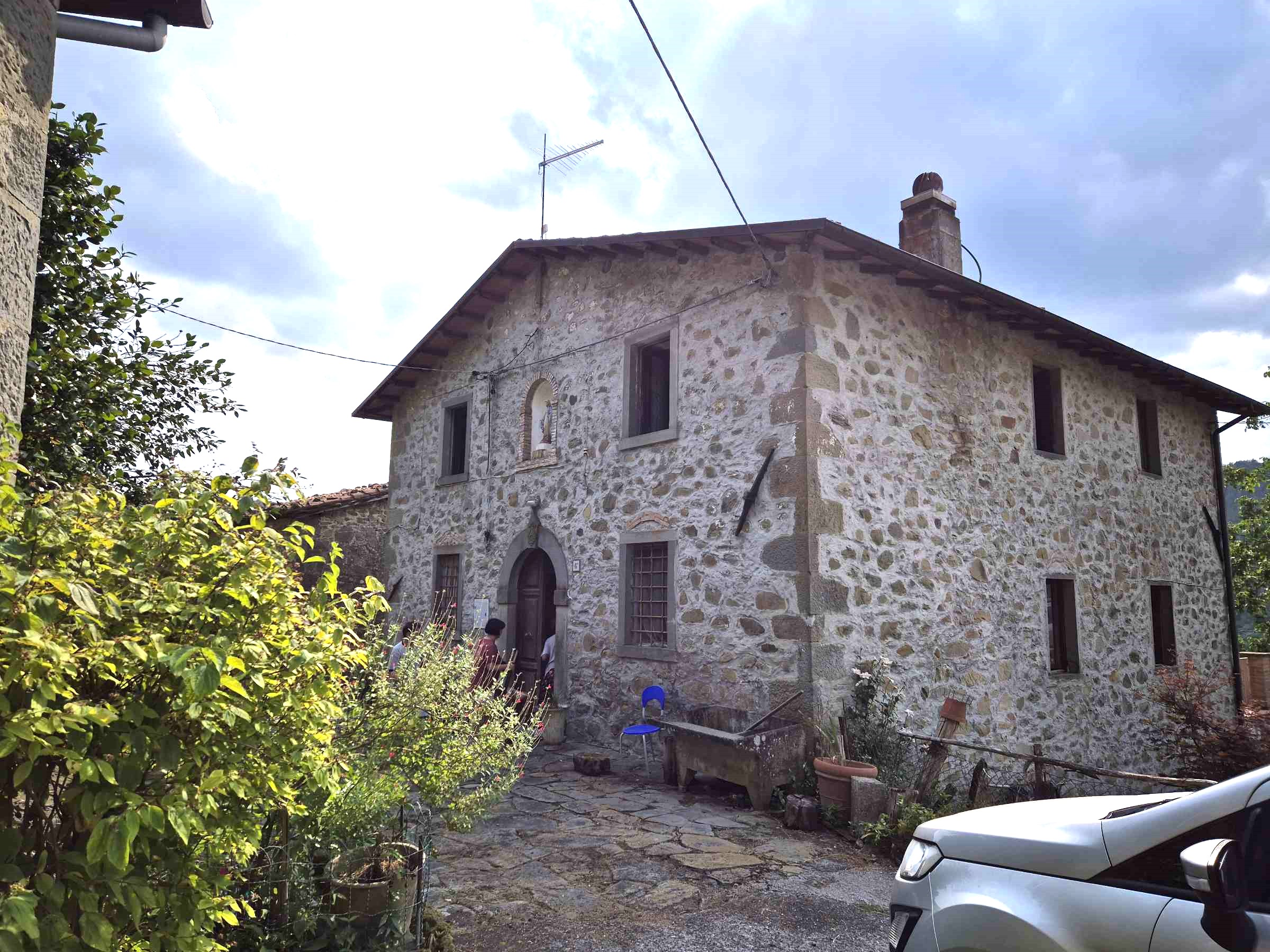House in Pieve Fosciana - view 1