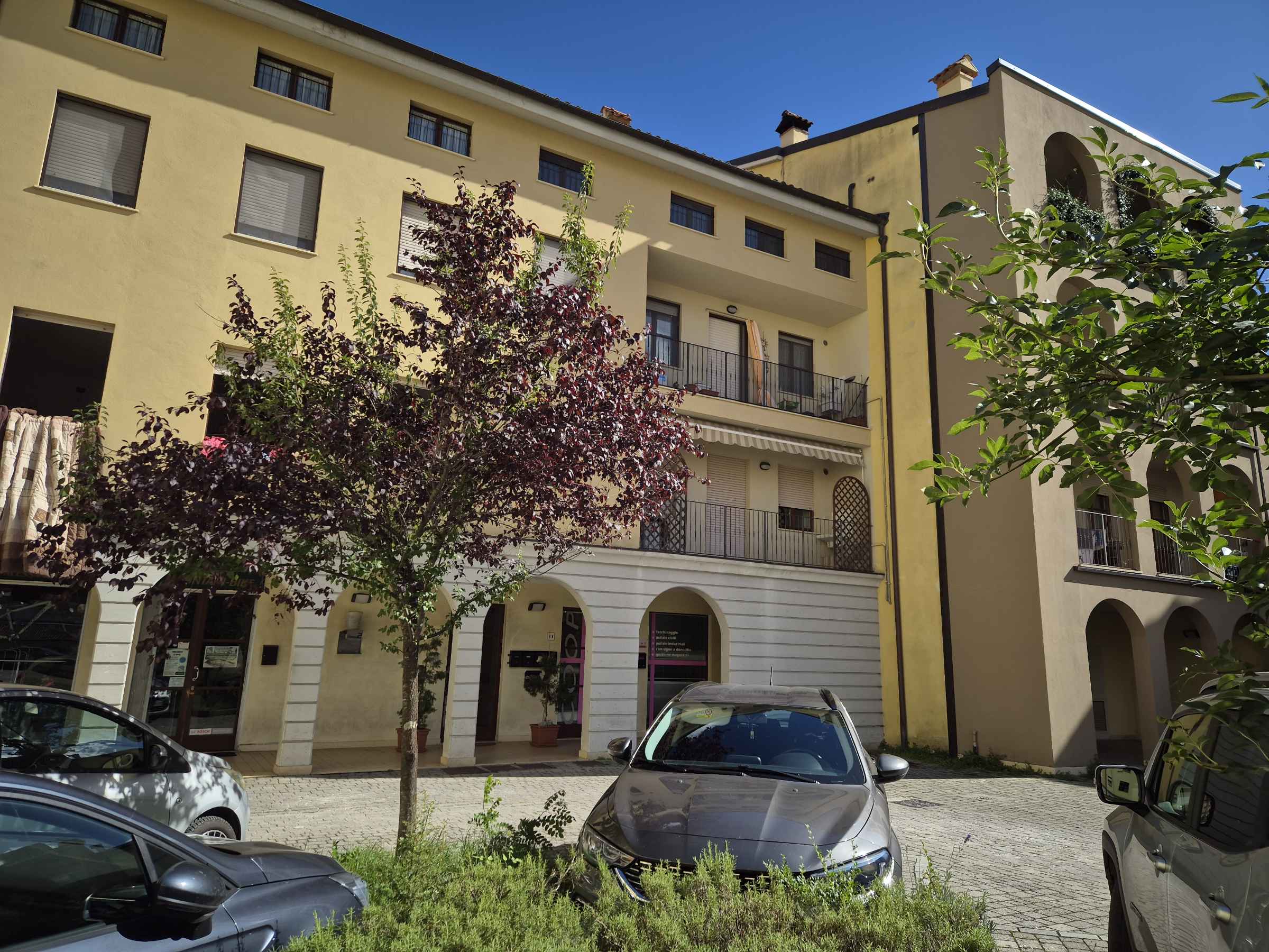 House in Castelnuovo di Garfagnana - view 1