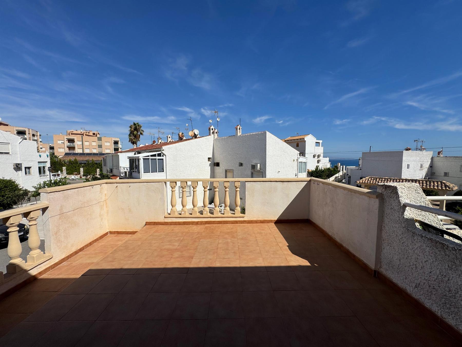 House in Alicante - view 1