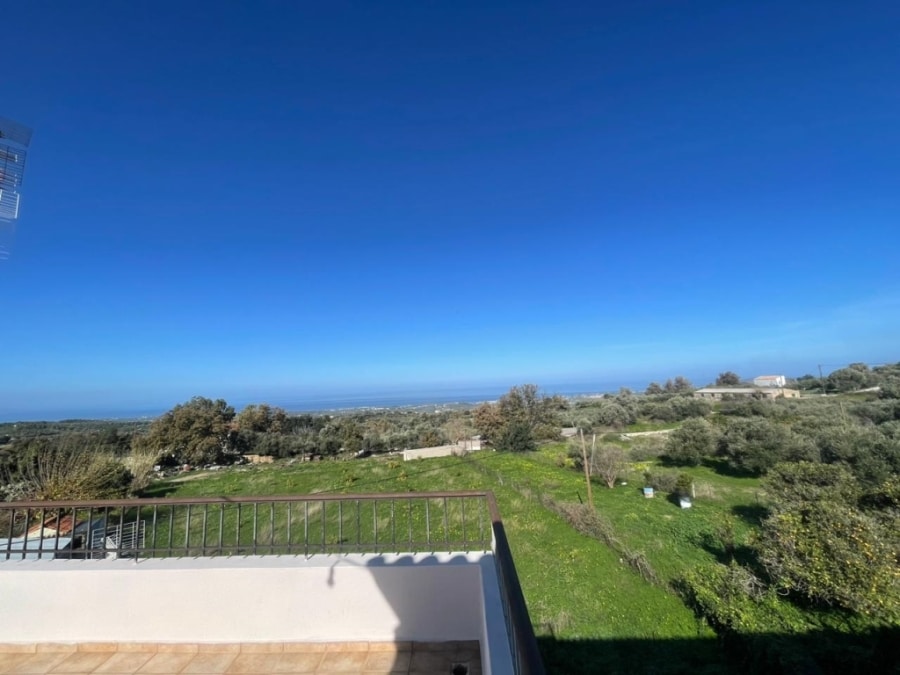 House in Amnatos - view 1