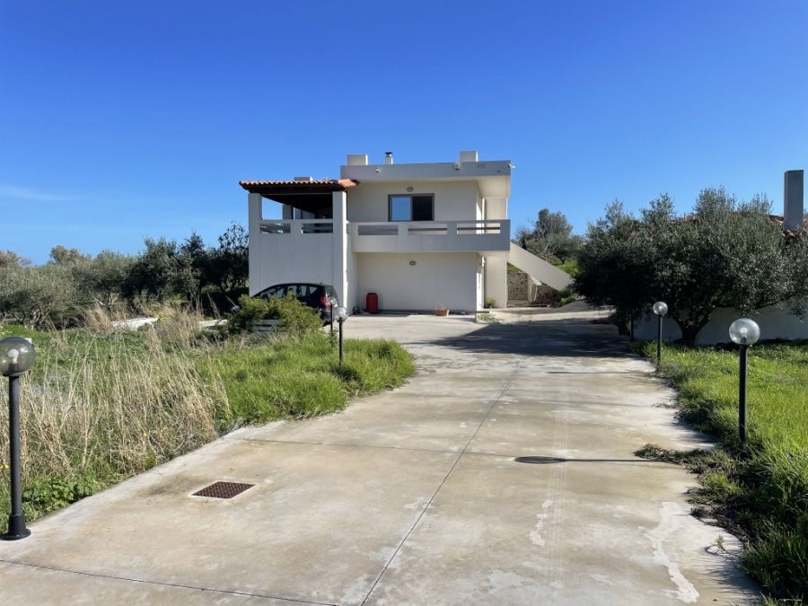 House in Pigi - view 1