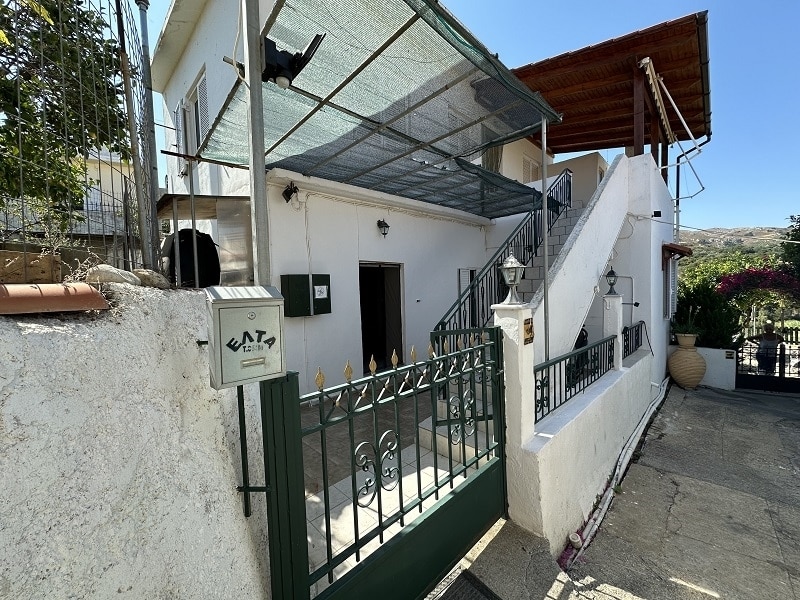 House in Amnatos - view 1