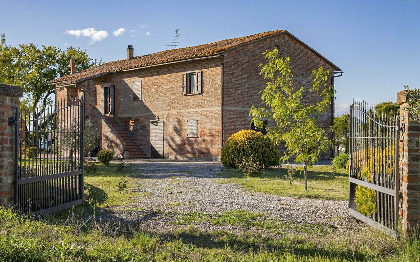House in Caioncola - view 1