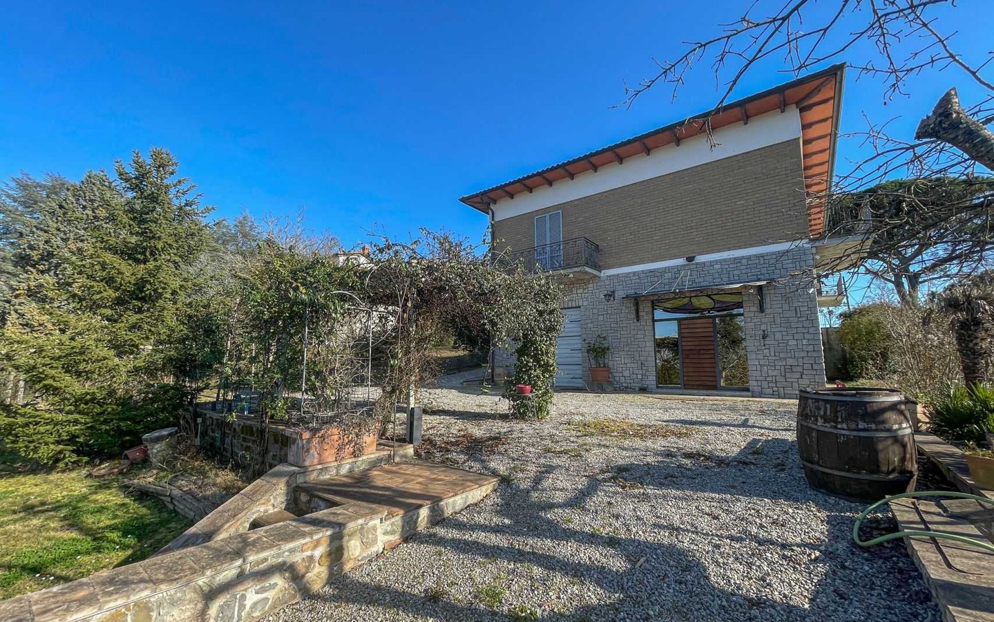 House in Monteleone d'Orvieto - view 1