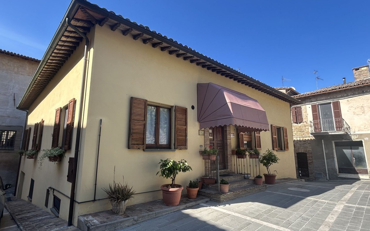 House in Bettona - view 1