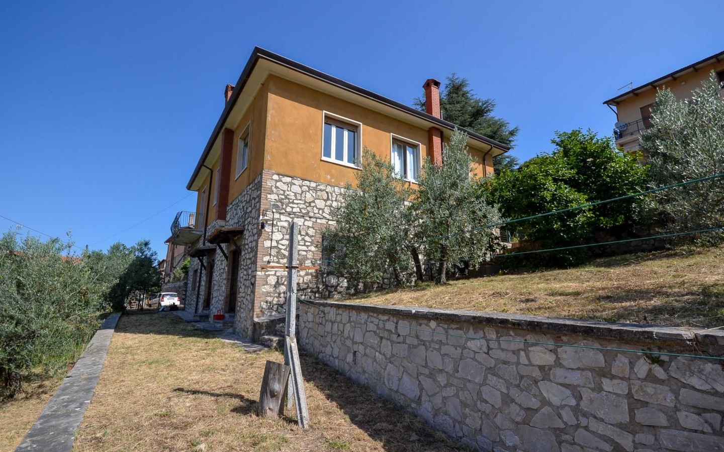 House in Montecchio - view 1