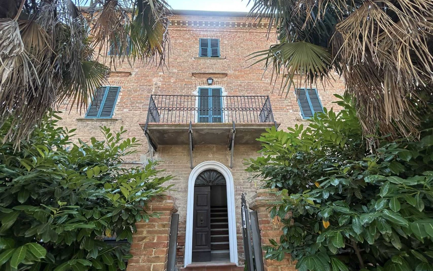 House in Castiglione del Lago - view 1