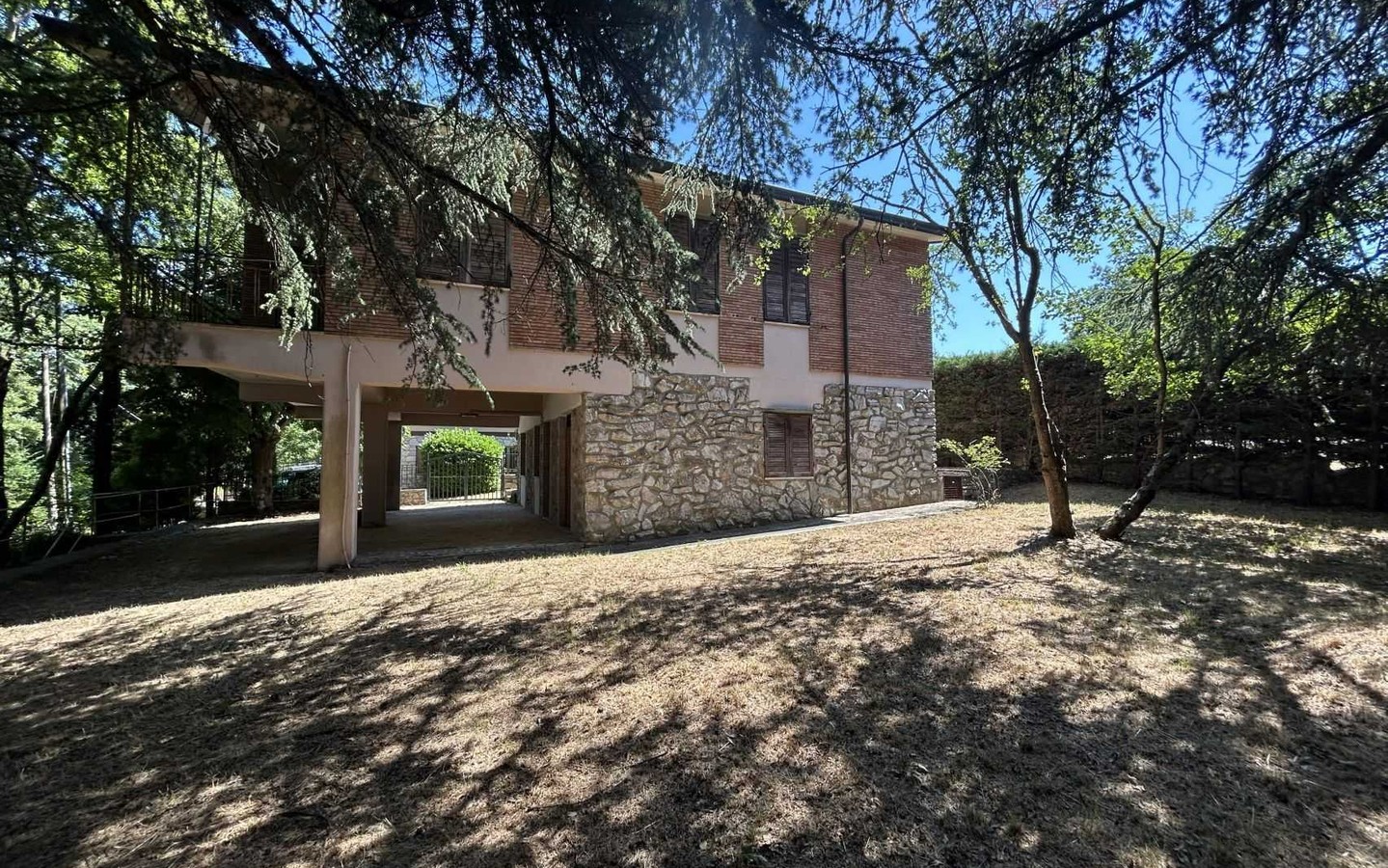 House in San Venanzo - view 1